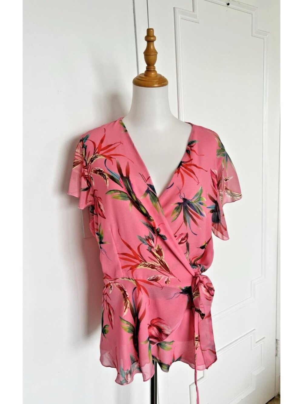 Sweet Pea Women's Size XL Floral Wrap Top Pink Tropical Birds Flutter Sleeves
